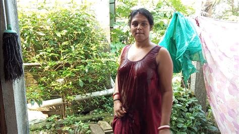 Village Aunty Bathing Video Screetly Watch Brothe in Law.